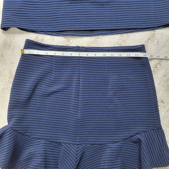 BCBGeneration Navy Combo Black Boxy Top Size M/L Ruffle Skirt Size 10 Set - Picture 12 of 13